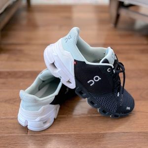On Cloudflyer sneakers